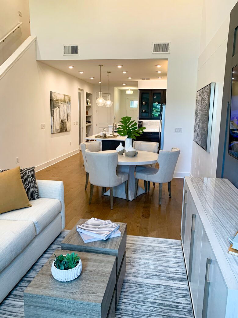 Relaxed Florida Living Near Downtown Naples - Naples, Florida