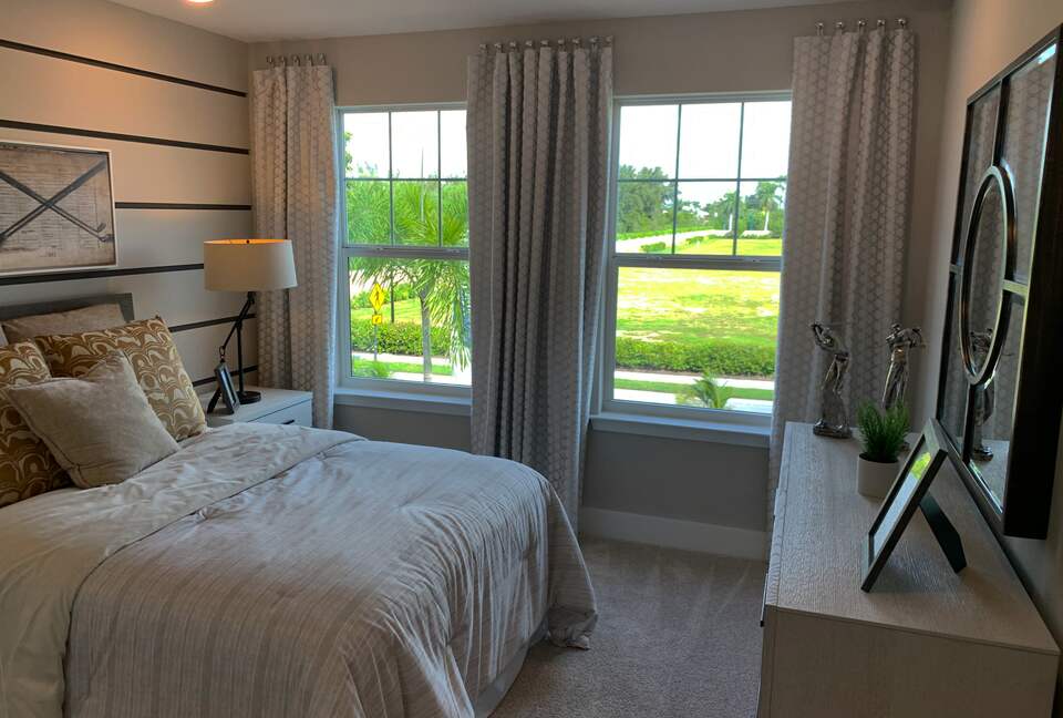 Relaxed Florida Living Near Downtown Naples - Naples, Florida