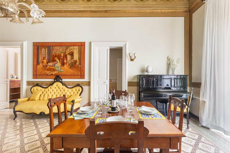 Liberty-Inspired Apartment with Terrace & Frescoes - Trepuzzi, Italy