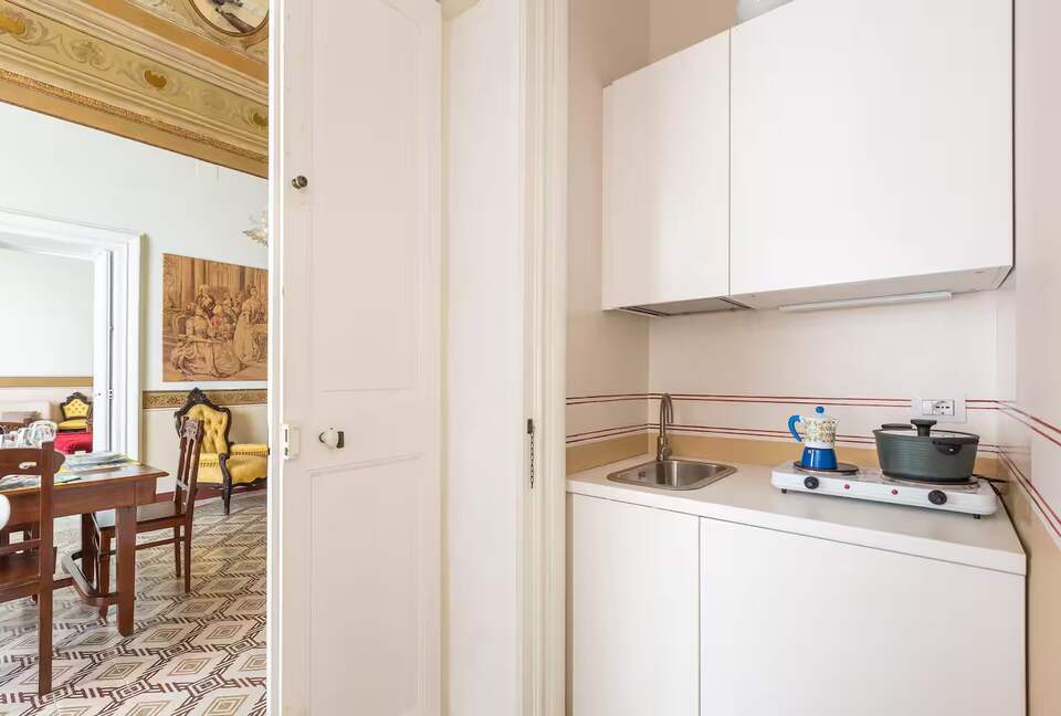 Liberty-Inspired Apartment with Terrace & Frescoes - Trepuzzi, Italy