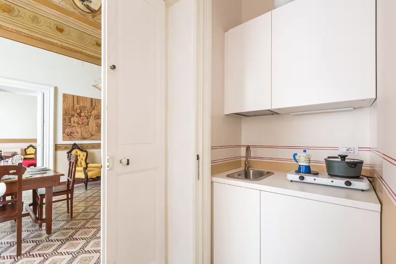 Liberty-Inspired Apartment with Terrace & Frescoes - Trepuzzi, Italy