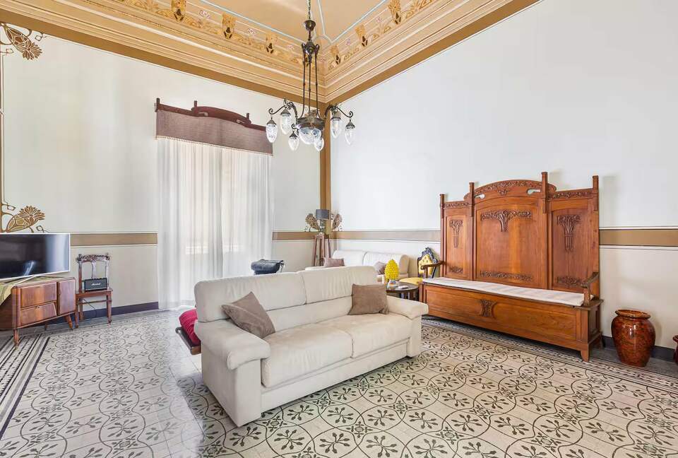 Liberty-Inspired Apartment with Terrace & Frescoes - Trepuzzi, Italy