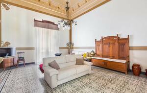 Liberty-Inspired Apartment with Terrace & Frescoes - Trepuzzi, Italy