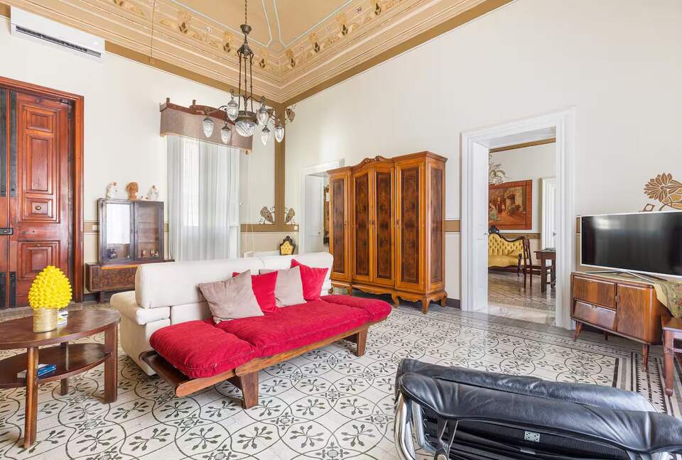 Liberty-Inspired Apartment with Terrace & Frescoes - Trepuzzi, Italy