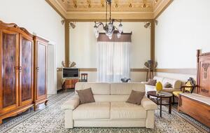 Liberty-Inspired Apartment with Terrace & Frescoes - Trepuzzi, Italy