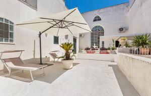 Liberty-Inspired Apartment with Terrace & Frescoes - Trepuzzi, Italy