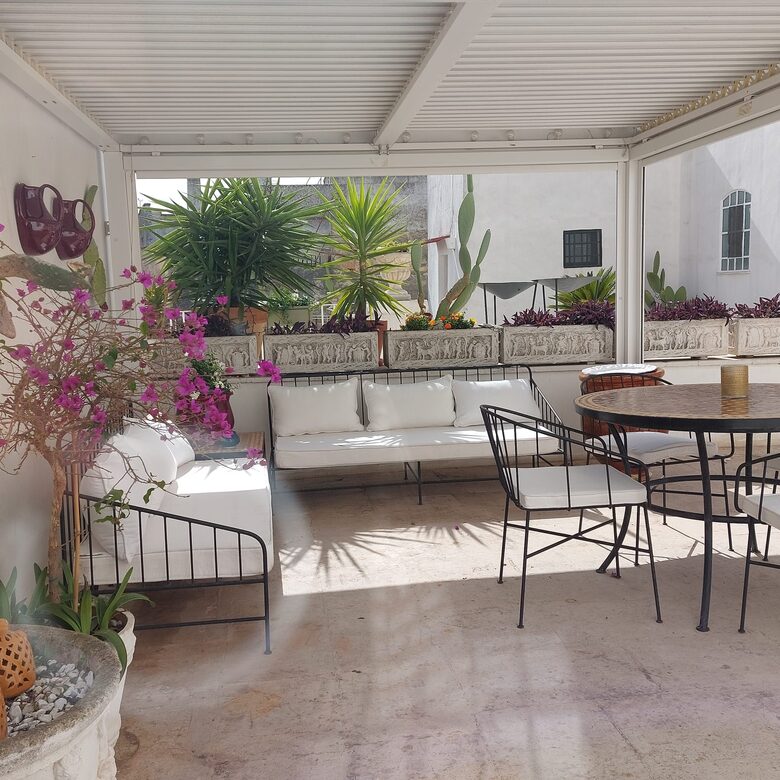 Liberty-Inspired Apartment with Terrace & Frescoes - Trepuzzi, Italy