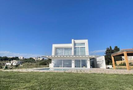 Coastal Villa with Pool & Sea Views - Sciacca, Italy
