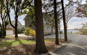 Charming Waterfront Retreat in Burlington - Burlington, Wisconsin