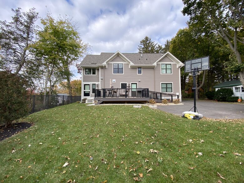 Charming Waterfront Retreat in Burlington - Burlington, Wisconsin