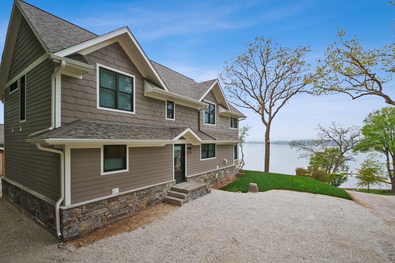 Charming Waterfront Retreat in Burlington - Burlington, Wisconsin