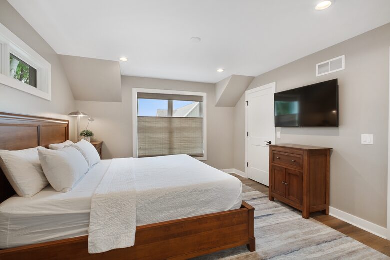 Charming Waterfront Retreat in Burlington - Burlington, Wisconsin