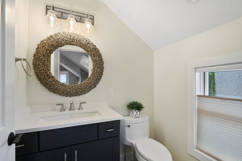 Charming Waterfront Retreat in Burlington - Burlington, Wisconsin