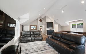 Charming Waterfront Retreat in Burlington - Burlington, Wisconsin