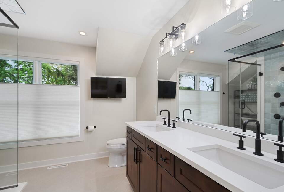 Charming Waterfront Retreat in Burlington - Burlington, Wisconsin