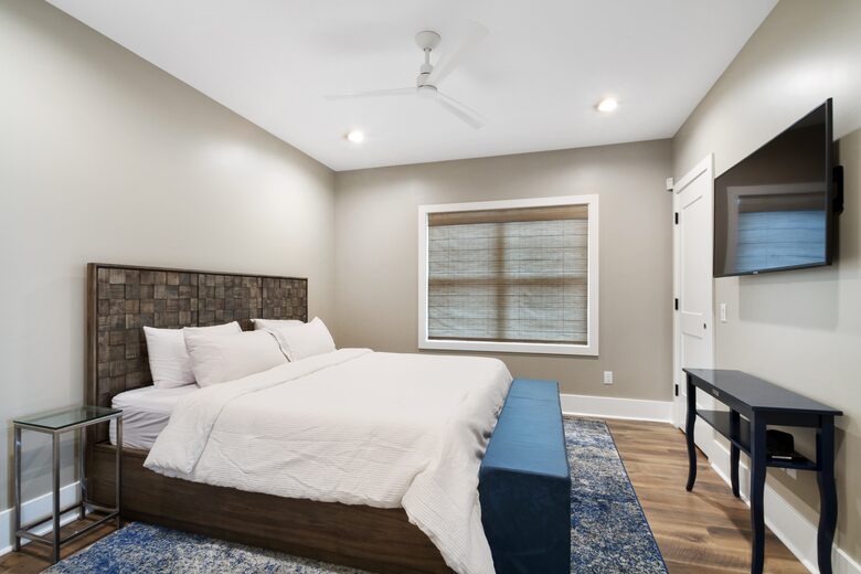 Charming Waterfront Retreat in Burlington - Burlington, Wisconsin