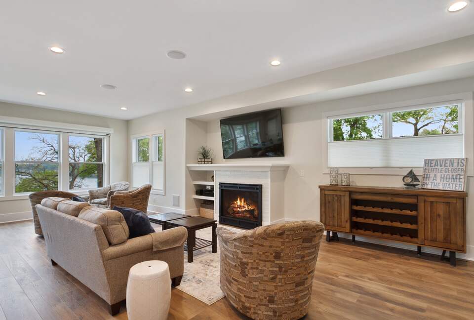 Charming Waterfront Retreat in Burlington - Burlington, Wisconsin