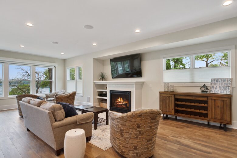 Charming Waterfront Retreat in Burlington - Burlington, Wisconsin