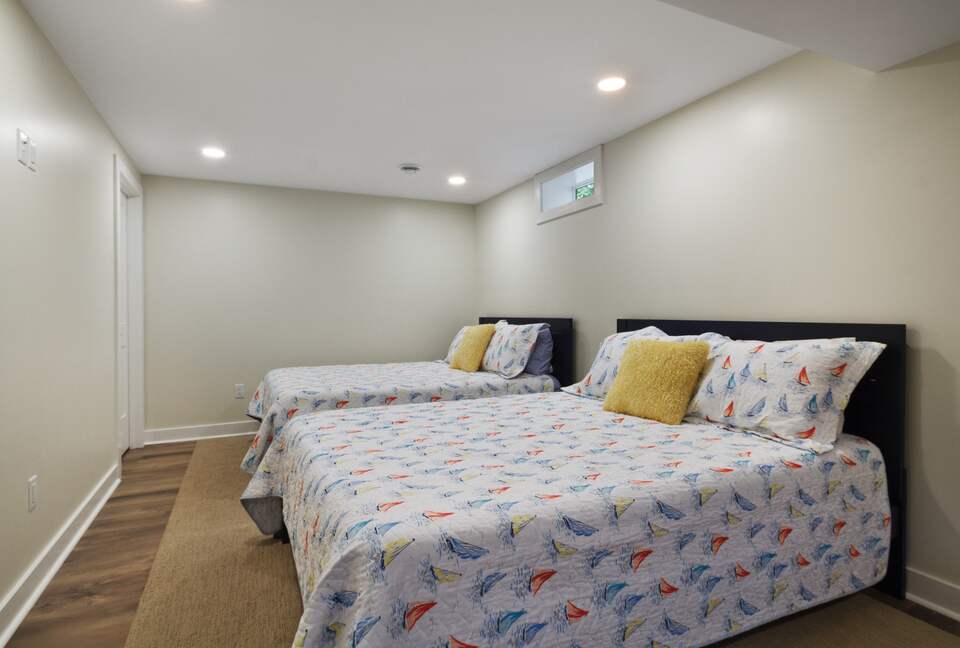 Charming Waterfront Retreat in Burlington - Burlington, Wisconsin