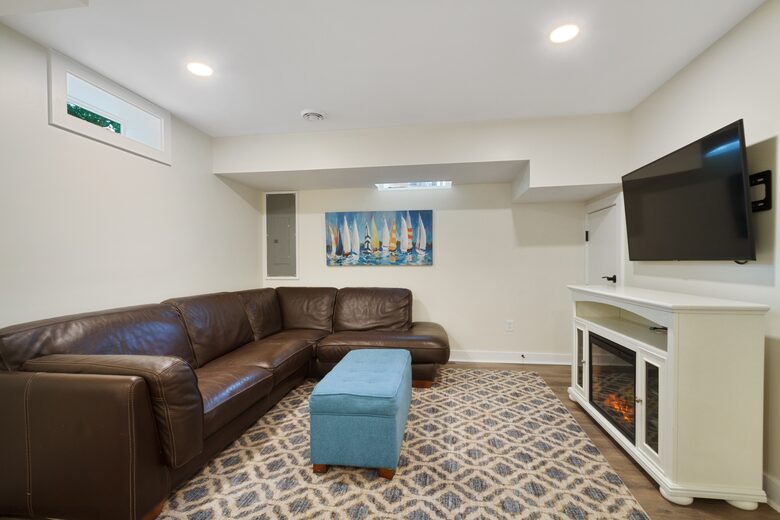 Charming Waterfront Retreat in Burlington - Burlington, Wisconsin