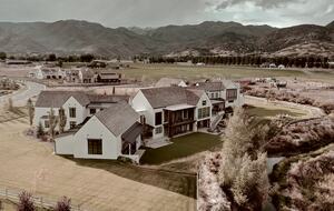 Water's Edge | Timeless Mountain Grandeur - Midway, Utah