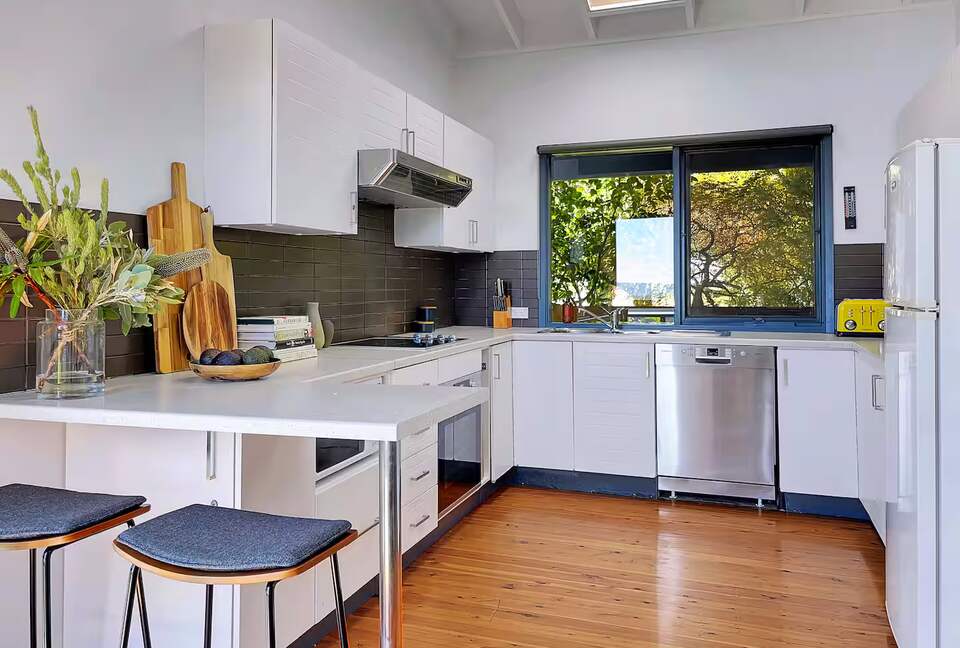 Clifftop Elegance in the Blue Mountains - Wentworth Falls, Australia