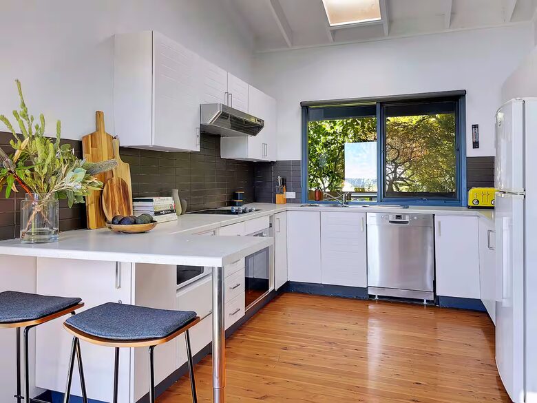 Clifftop Elegance in the Blue Mountains - Wentworth Falls, Australia