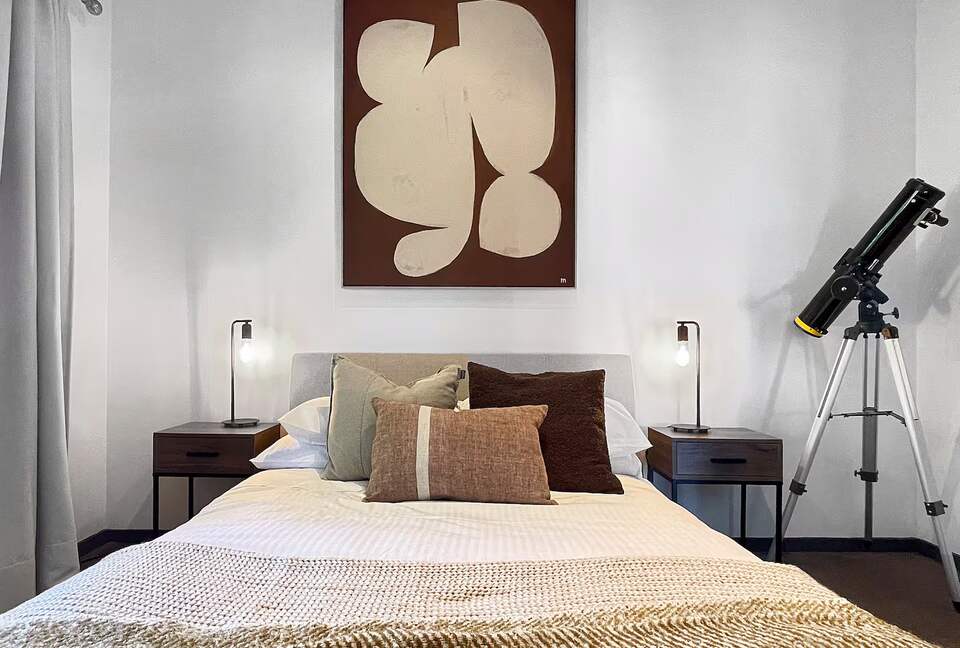 Clifftop Elegance in the Blue Mountains - Wentworth Falls, Australia