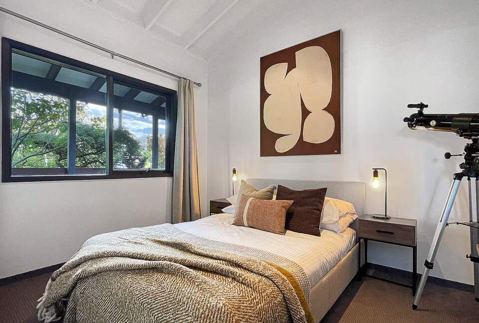 Clifftop Elegance in the Blue Mountains - Wentworth Falls, Australia