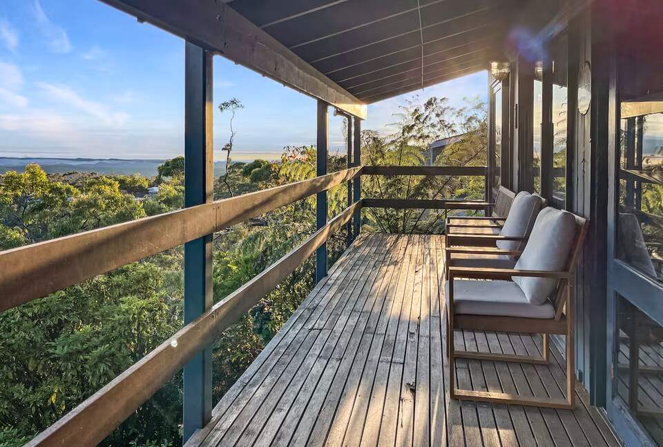 Clifftop Elegance in the Blue Mountains - Wentworth Falls, Australia