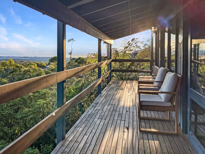 Clifftop Elegance in the Blue Mountains - Wentworth Falls, Australia