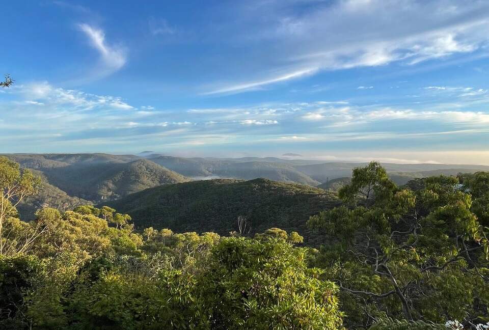 Clifftop Elegance in the Blue Mountains - Wentworth Falls, Australia