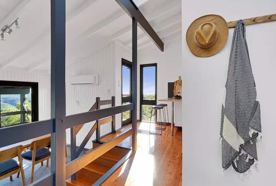 Clifftop Elegance in the Blue Mountains - Wentworth Falls, Australia