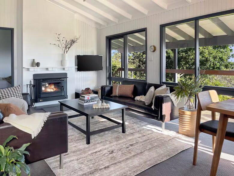 Clifftop Elegance in the Blue Mountains - Wentworth Falls, Australia