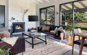 Clifftop Elegance in the Blue Mountains - Wentworth Falls, Australia