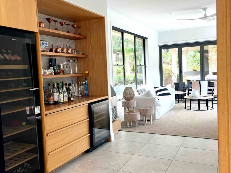 Oakwood Escape | Spa, Style & Serenity - Matcham, Australia