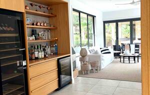 Oakwood Escape | Spa, Style & Serenity - Matcham, Australia