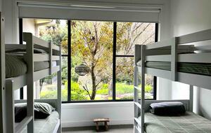 Oakwood Escape | Spa, Style & Serenity - Matcham, Australia