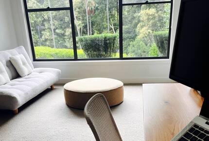 Oakwood Escape | Spa, Style & Serenity - Matcham, Australia