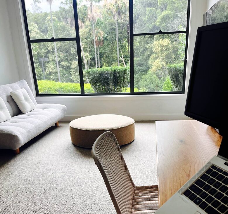 Oakwood Escape | Spa, Style & Serenity - Matcham, Australia