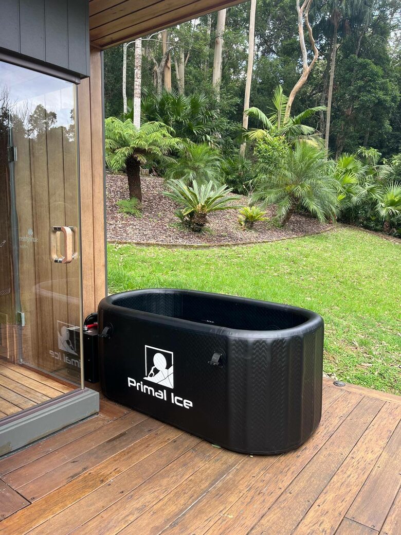 Oakwood Escape | Spa, Style & Serenity - Matcham, Australia