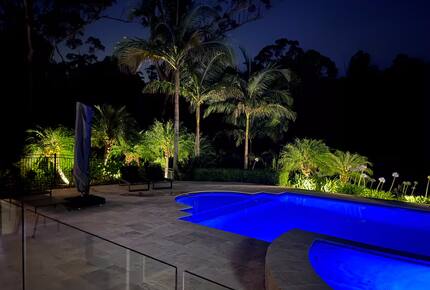 Oakwood Escape | Spa, Style & Serenity - Matcham, Australia