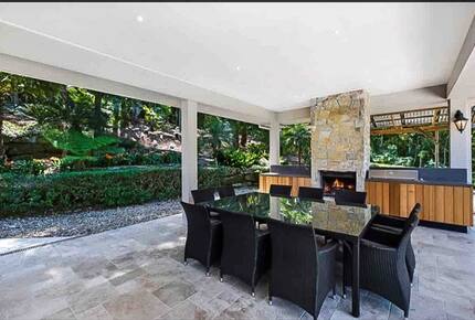 Oakwood Escape | Spa, Style & Serenity - Matcham, Australia