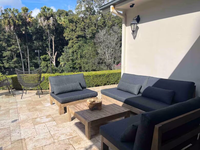 Oakwood Escape | Spa, Style & Serenity - Matcham, Australia