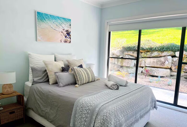 Oakwood Escape | Spa, Style & Serenity - Matcham, Australia