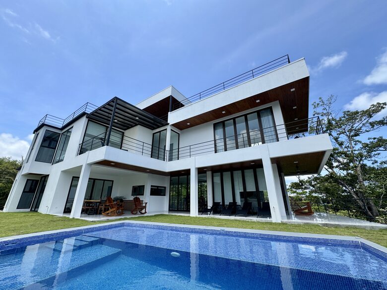 Modern Jungle Escape Near Jacó - Jacó, Costa Rica