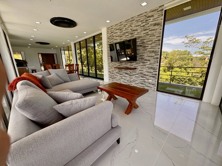 Modern Jungle Escape Near Jacó - Jacó, Costa Rica