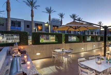 Chic Loft with Skyline Views in Downtown Vegas - Las Vegas, Nevada