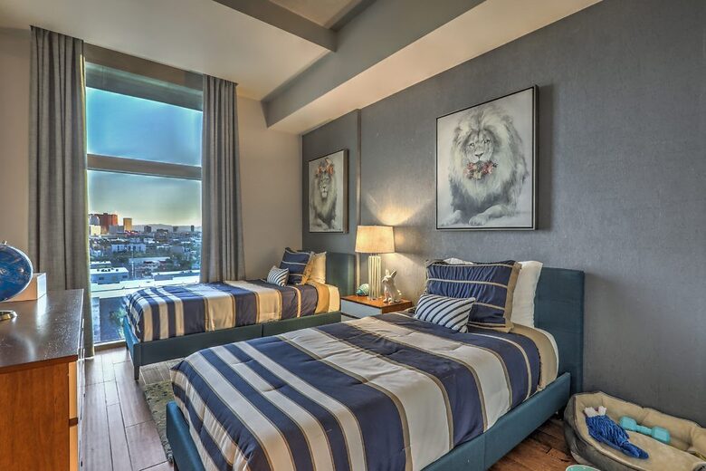 Chic Loft with Skyline Views in Downtown Vegas - Las Vegas, Nevada