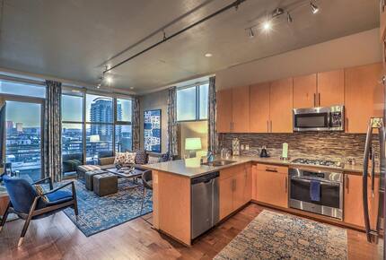 Chic Loft with Skyline Views in Downtown Vegas - Las Vegas, Nevada